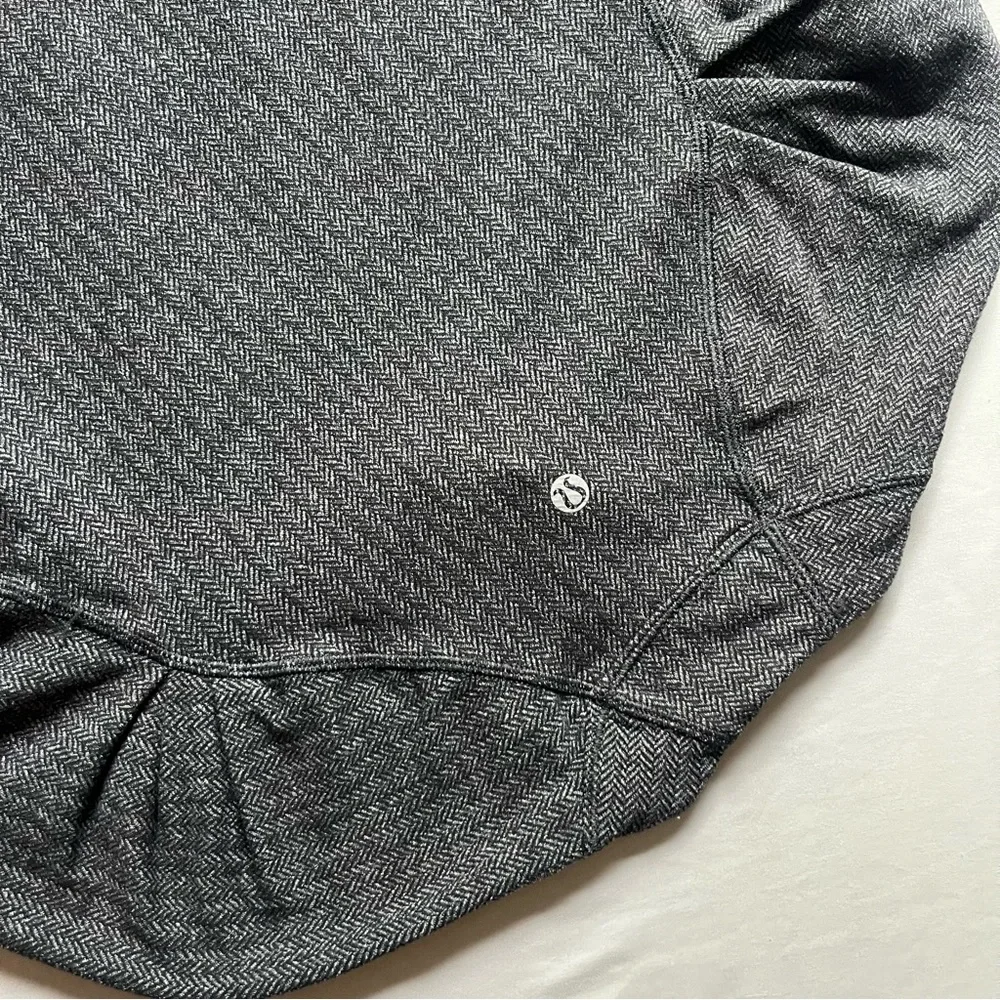 LULULEMON ATHLETICA grey herringbone knit athletic long sleeve‎ sweater top